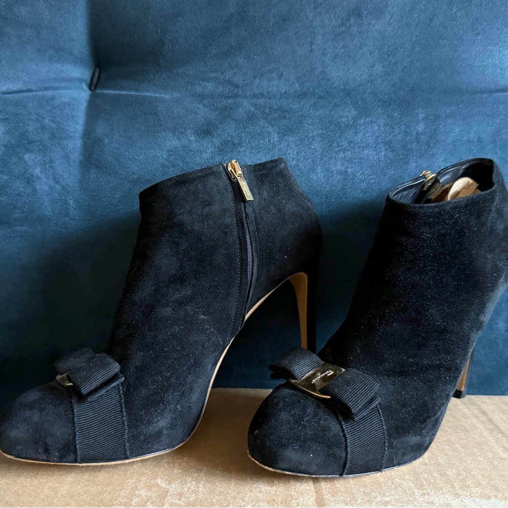 Stunning Salvatore Ferragamo Black Suede Vera Booties